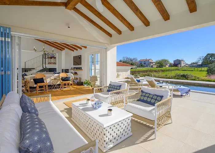 Villa Olive Paradise Ii By Istrialux Smoljanci